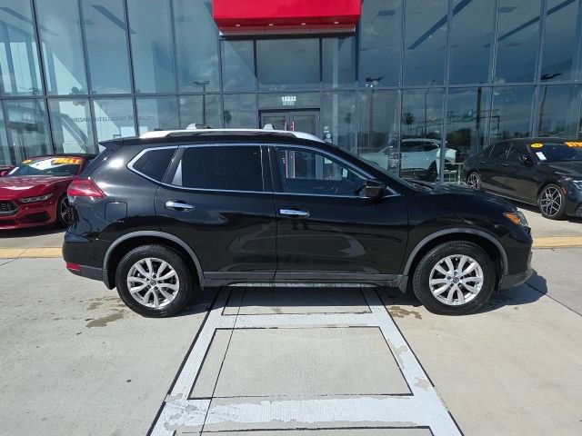 Used 2019 Nissan Rogue SV image 3