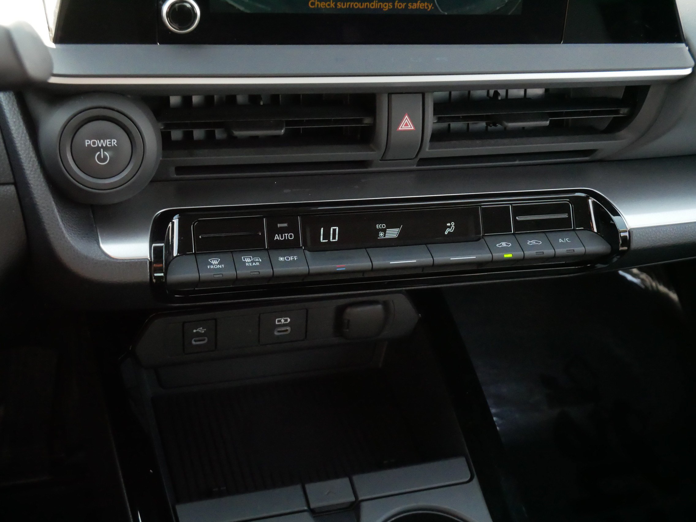 Certified 2025 Toyota Prius LE FWD image 23