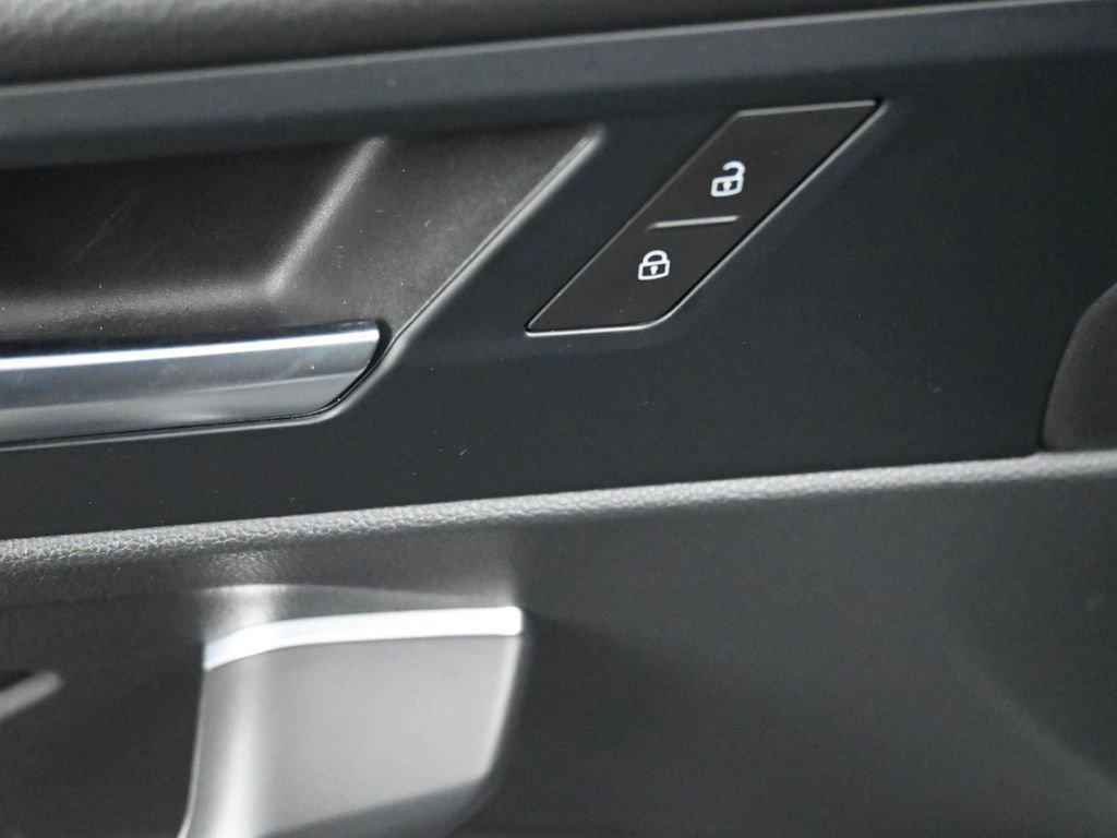 Used 2024 Volkswagen Jetta SE image 23