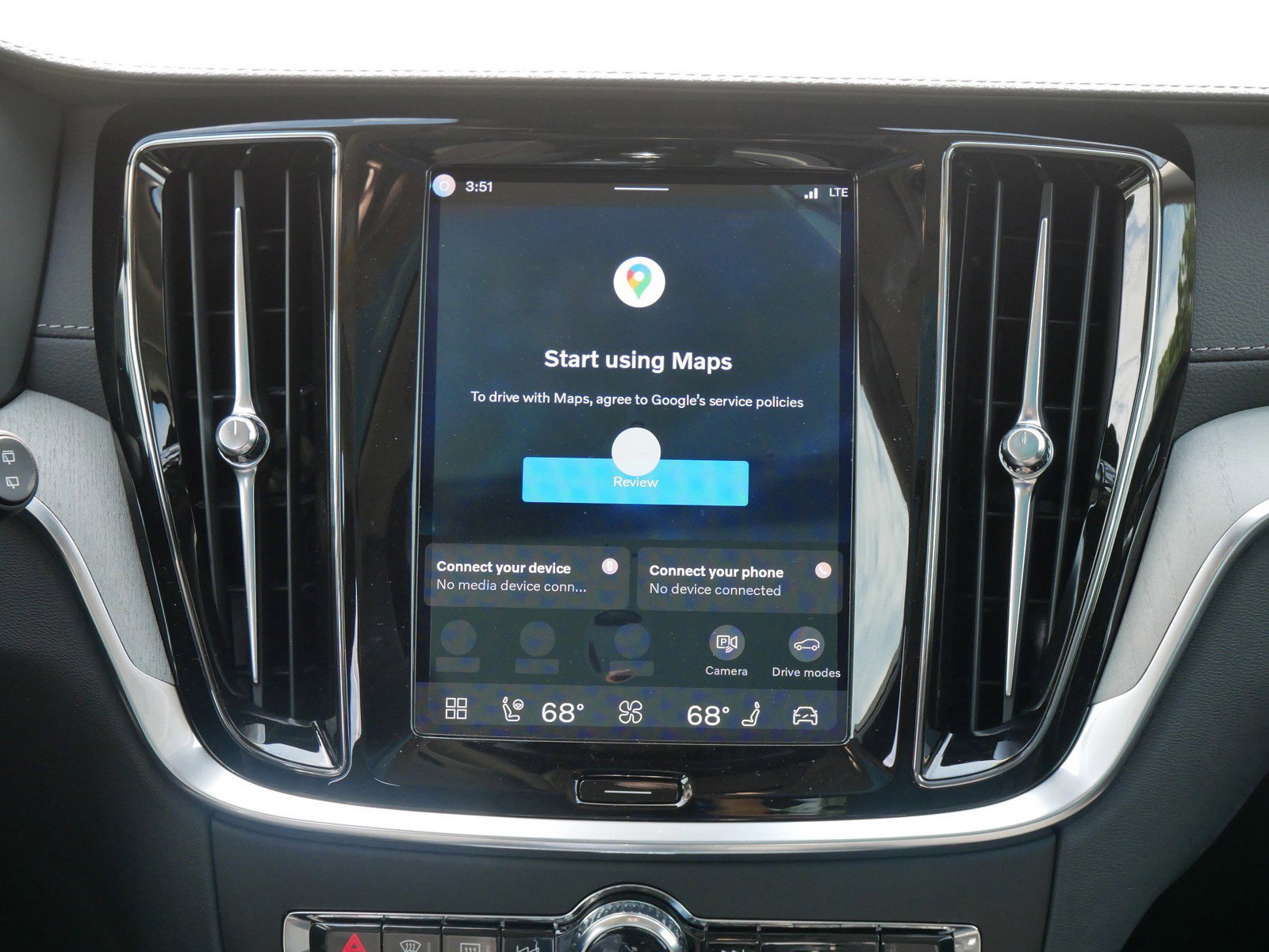 New 2026 Volvo V60 B5 Cross Country Ultra w/ Climate Package image 8