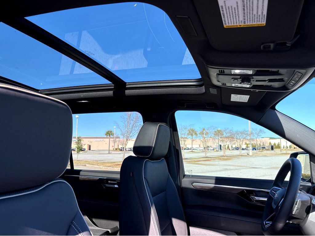 New 2025 Chevrolet Suburban Premier w/ Sun And Tow Package AWD/4WD image 10