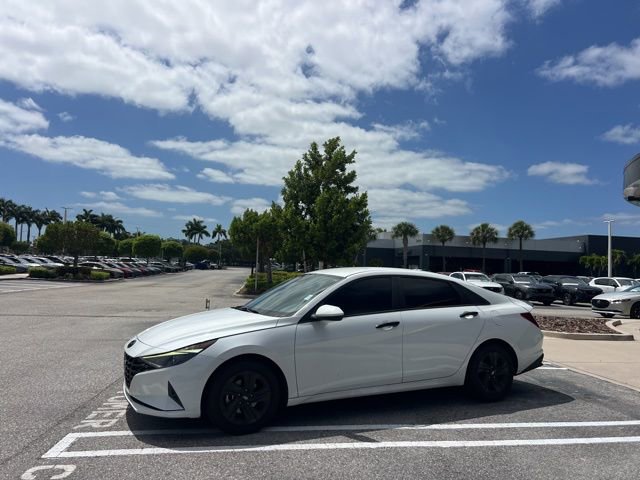 Used 2022 Hyundai Elantra SEL w/ Convenience Package image 12