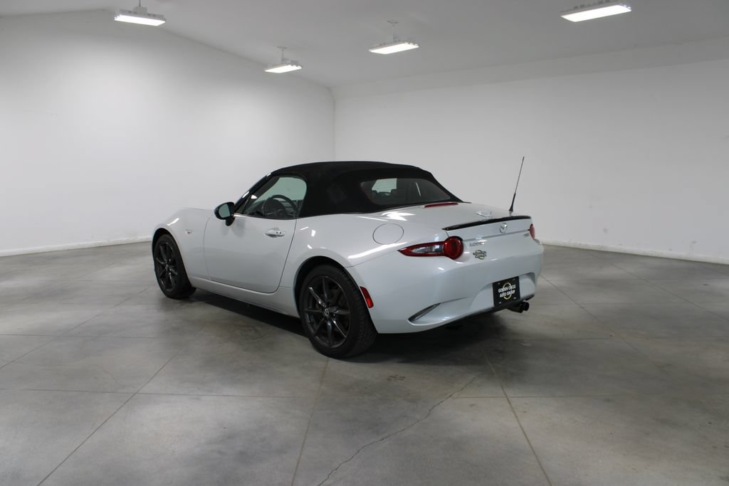 Used 2016 MAZDA MX-5 Miata Club RWD image 7