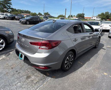 Used 2020 Hyundai Elantra Value Edition w/ Cargo Package (C1) FWD image 2