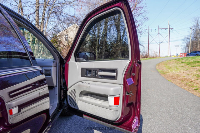 Used 1996 Chevrolet Impala SS RWD image 29