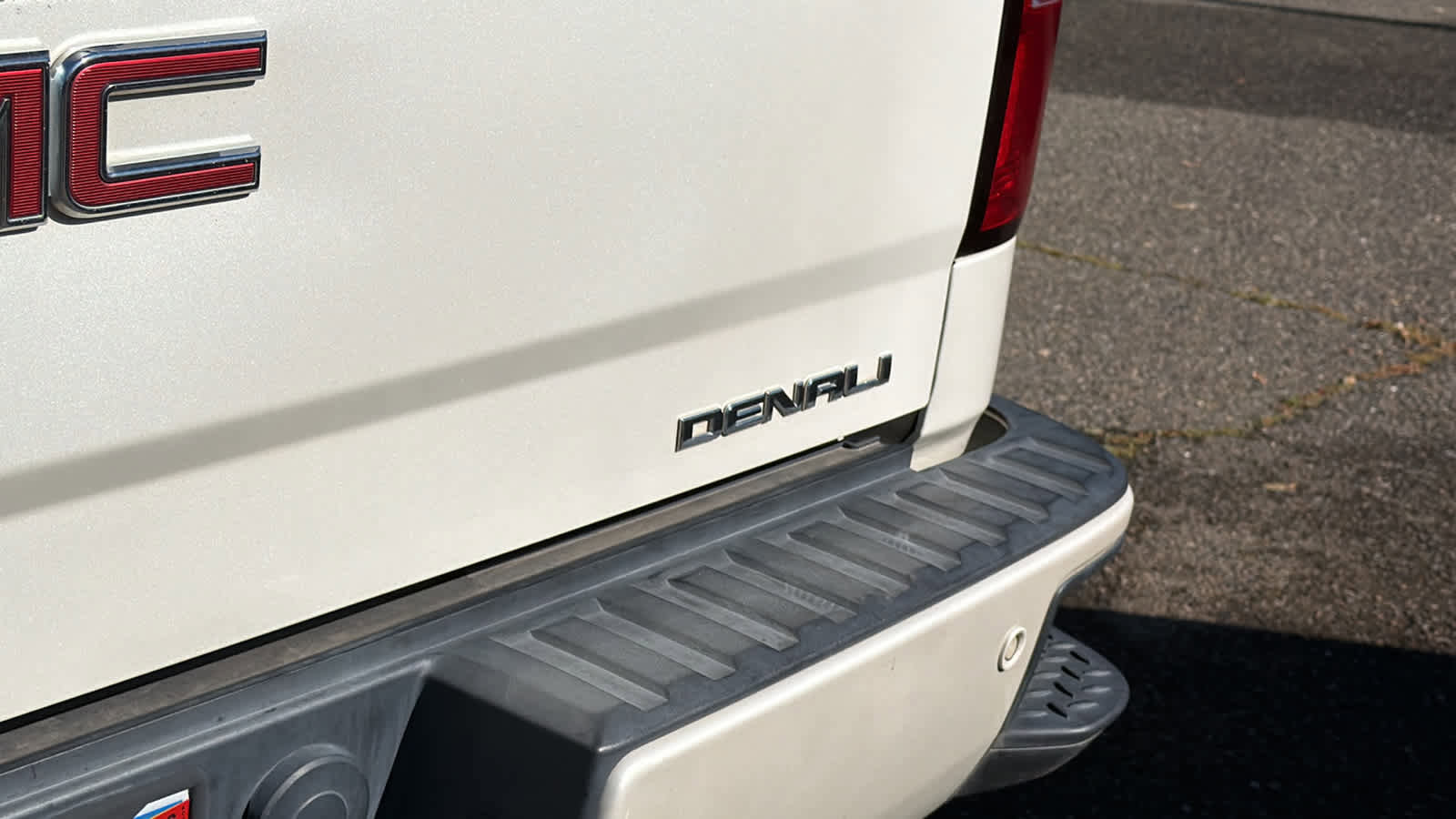Used 2015 GMC Sierra 1500 Denali w/ Driver Alert Package image 19