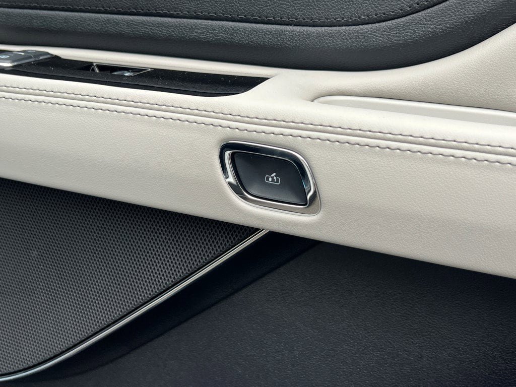 New 2026 Lincoln Aviator AWD image 8