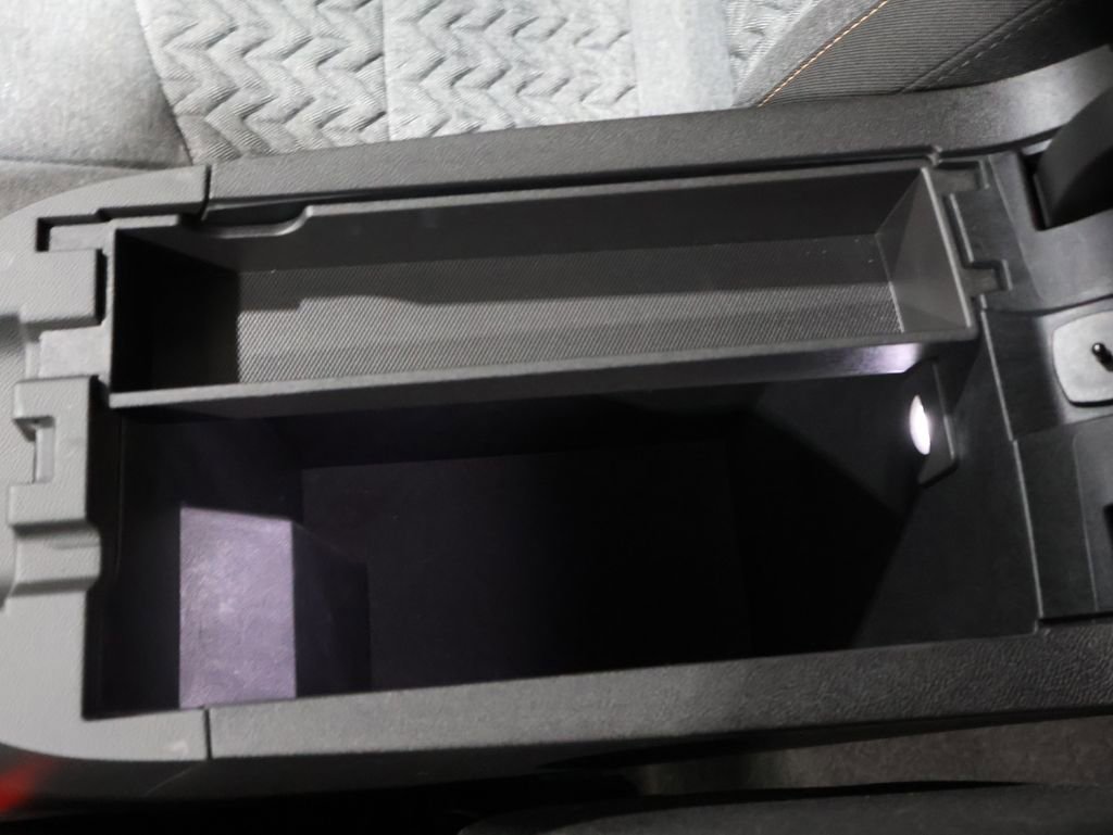 Used 2023 Chevrolet Equinox LT image 30