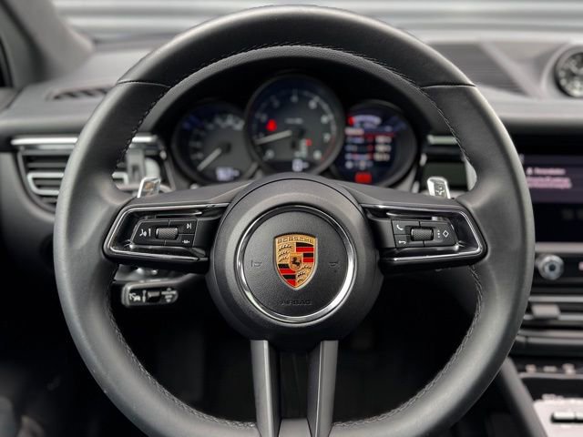 Certified 2025 Porsche Macan AWD/4WD image 19