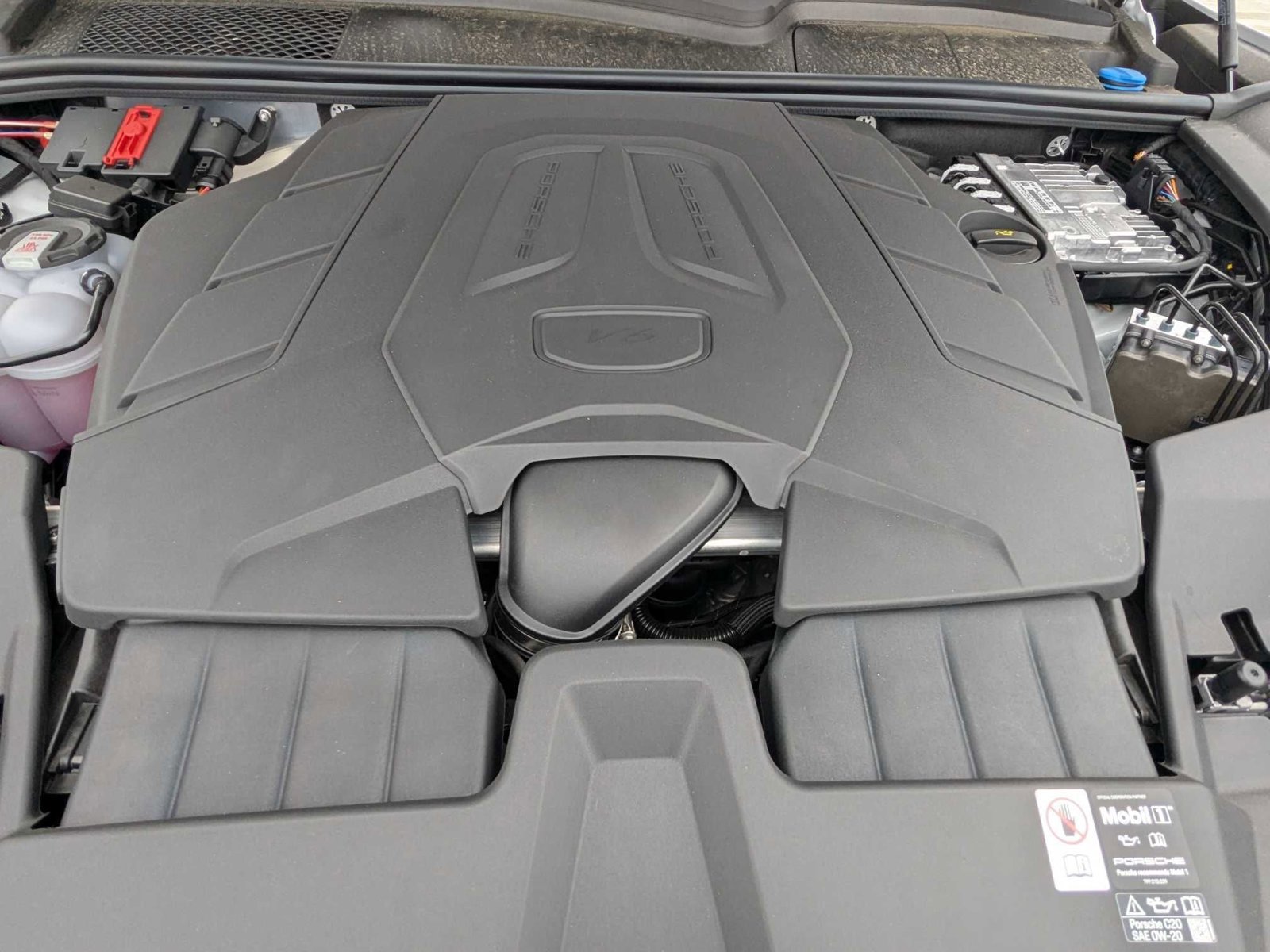 New 2025 Porsche Cayenne image 27