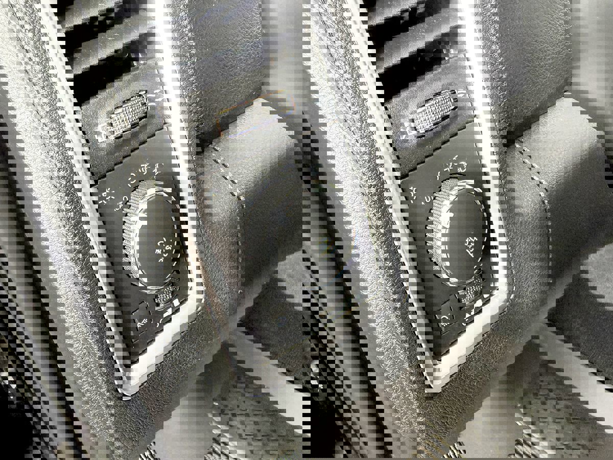 Used 2015 RAM 1500 Laramie Limited image 37