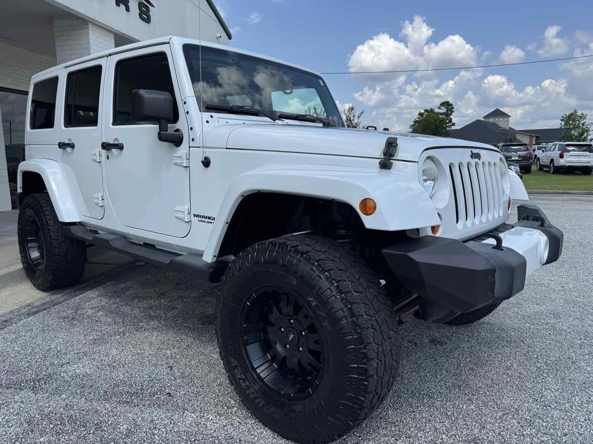 Used 2012 Jeep Wrangler Unlimited Sahara AWD/4WD image 4