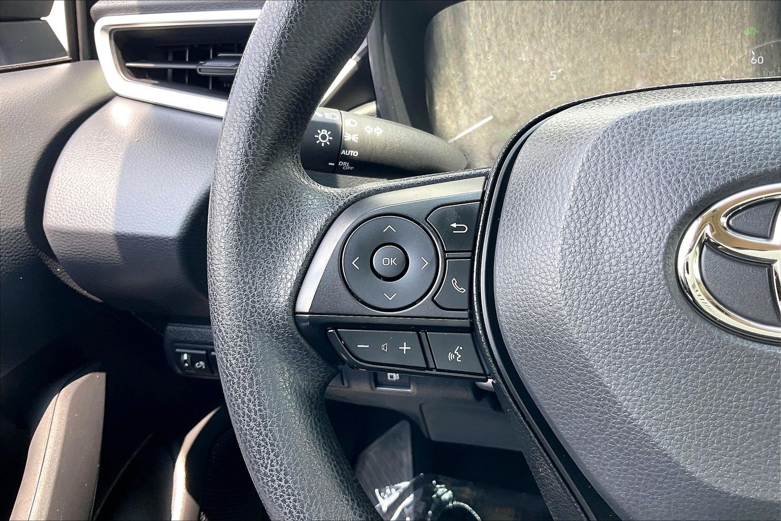 Used 2025 Toyota Corolla LE FWD image 23