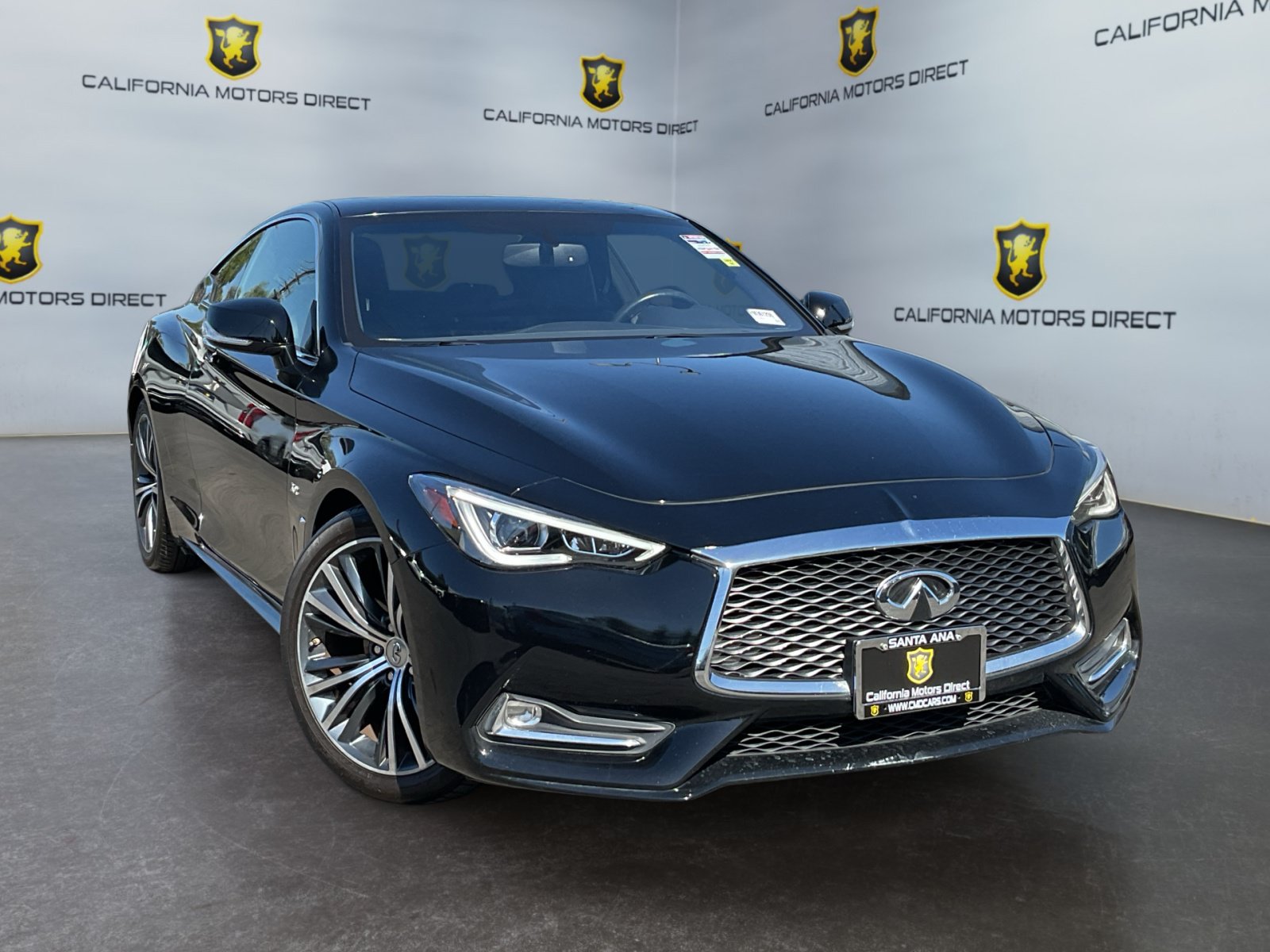 Used 2017 INFINITI Q60 3.0t w/ Premium Plus Package 3.0T RWD image 3