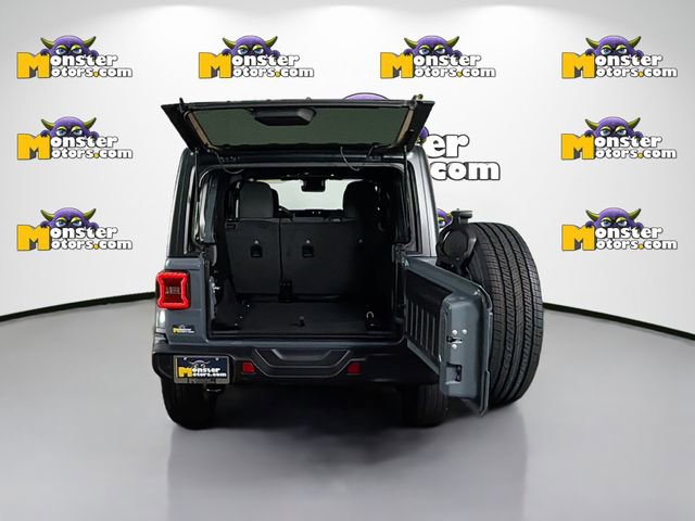 Used 2024 Jeep Wrangler Unlimited Sahara w/ Technology Group AWD/4WD image 26
