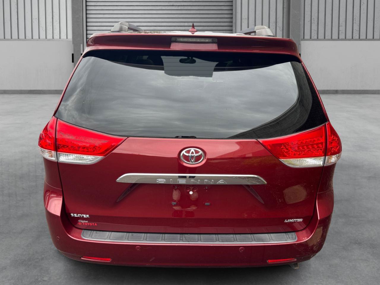 Used 2014 Toyota Sienna Limited w/ Limited Convenience Package FWD image 35