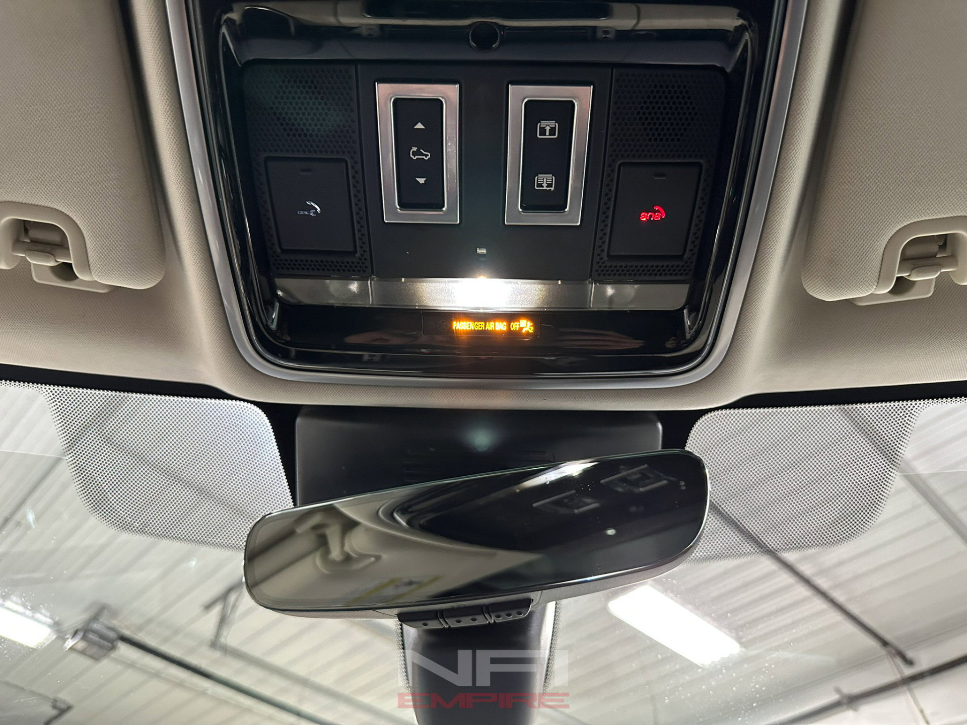 Used 2018 Land Rover Range Rover Supercharged AWD/4WD image 31