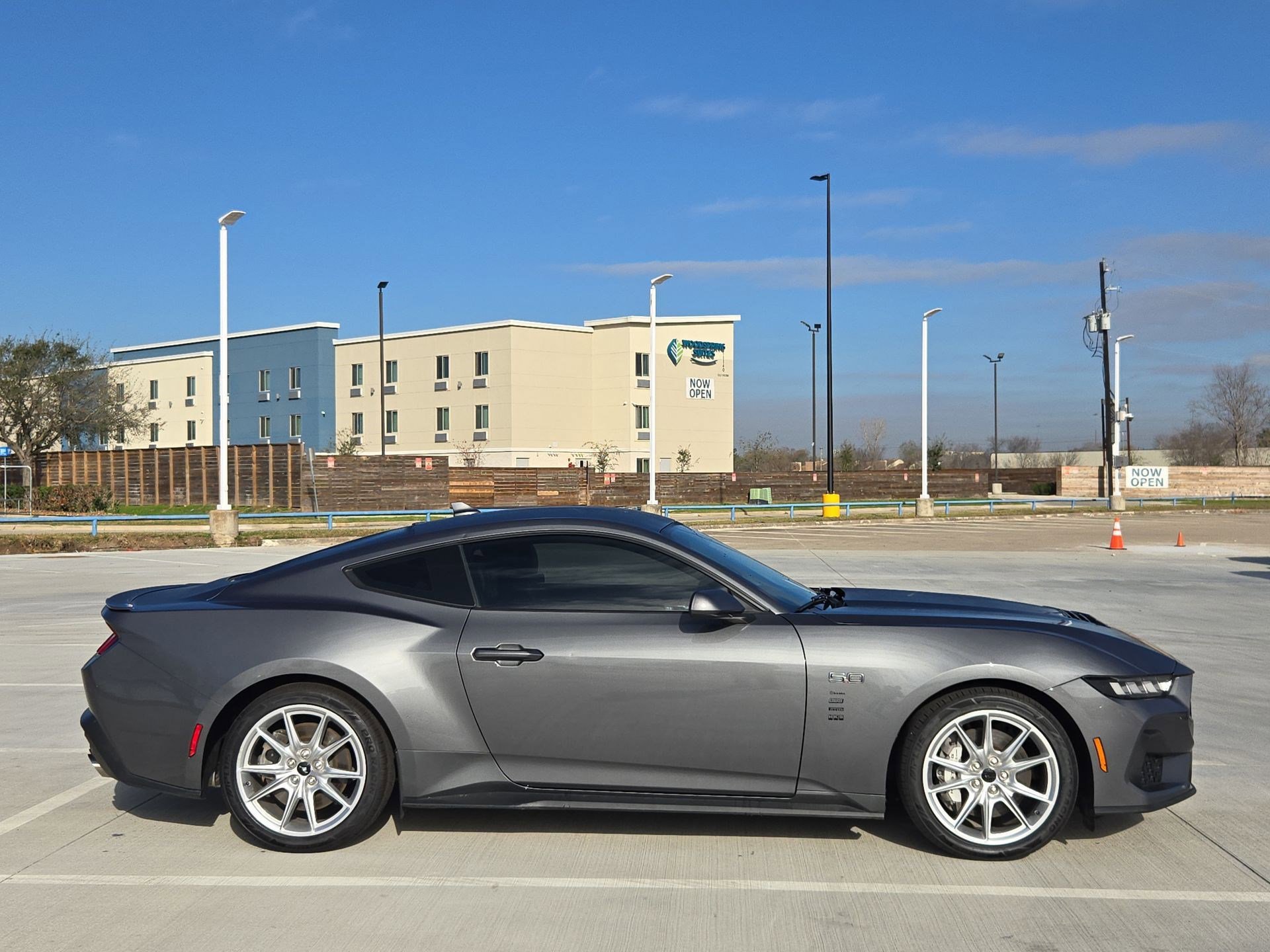 Used 2024 Ford Mustang GT Premium image 2