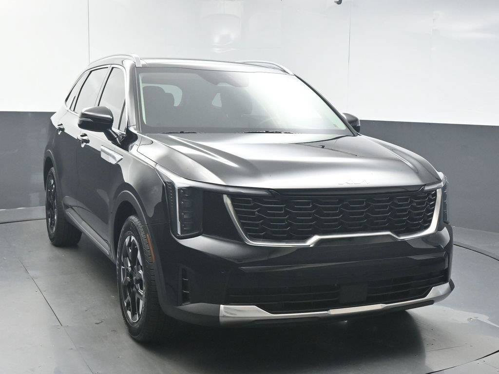 Used 2025 Kia Sorento S w/ Panoramic Sunroof Package FWD image 2