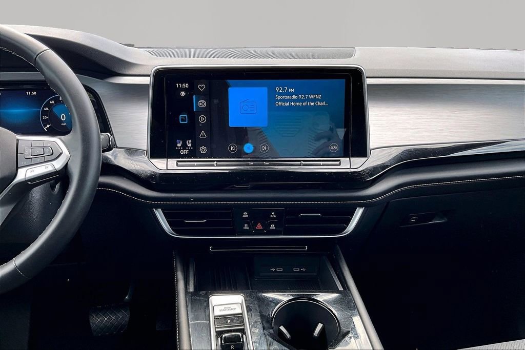 Used 2025 Volkswagen Atlas Cross Sport SE FWD image 9