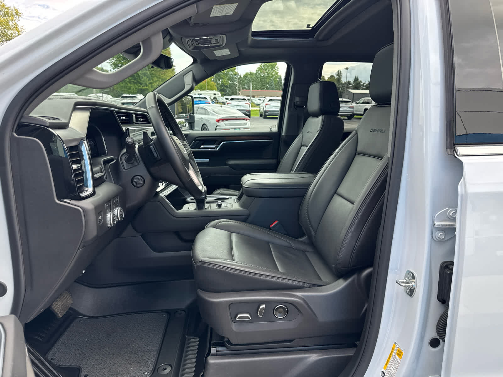 Used 2026 GMC Sierra 1500 Denali w/ Denali Reserve Package AWD/4WD image 19