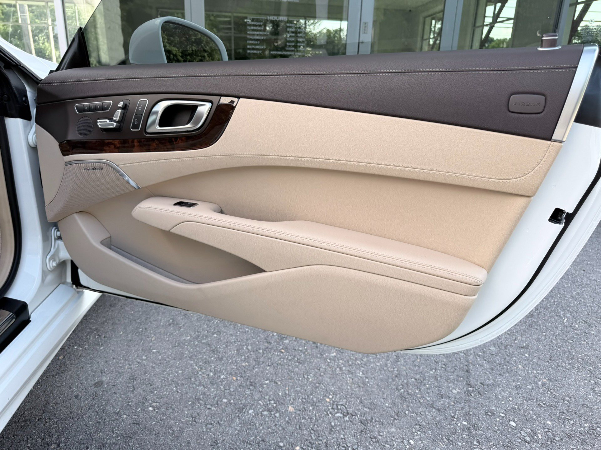 Used 2015 Mercedes-Benz SL 550 image 49