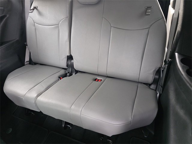 Used 2025 Toyota Sienna XLE image 22