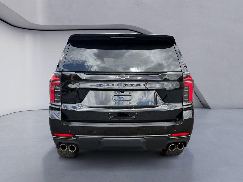 Used 2025 Chevrolet Suburban Z71 image 4