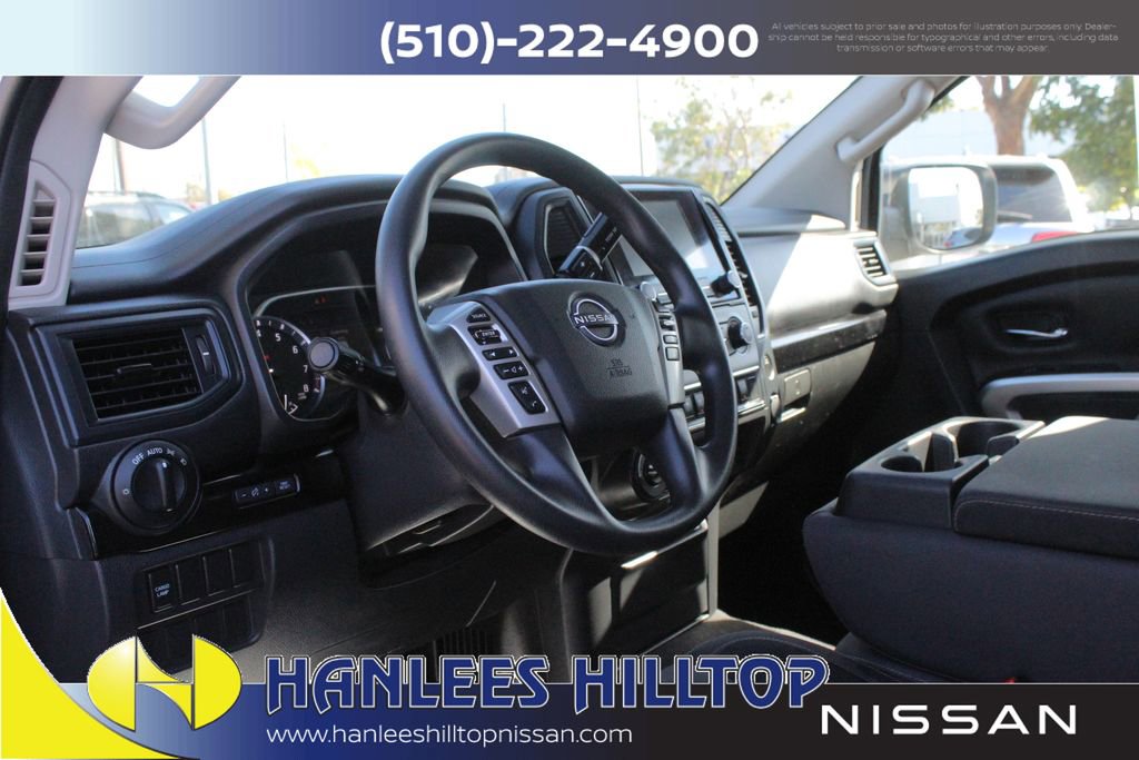 Used 2023 Nissan Titan SV image 11