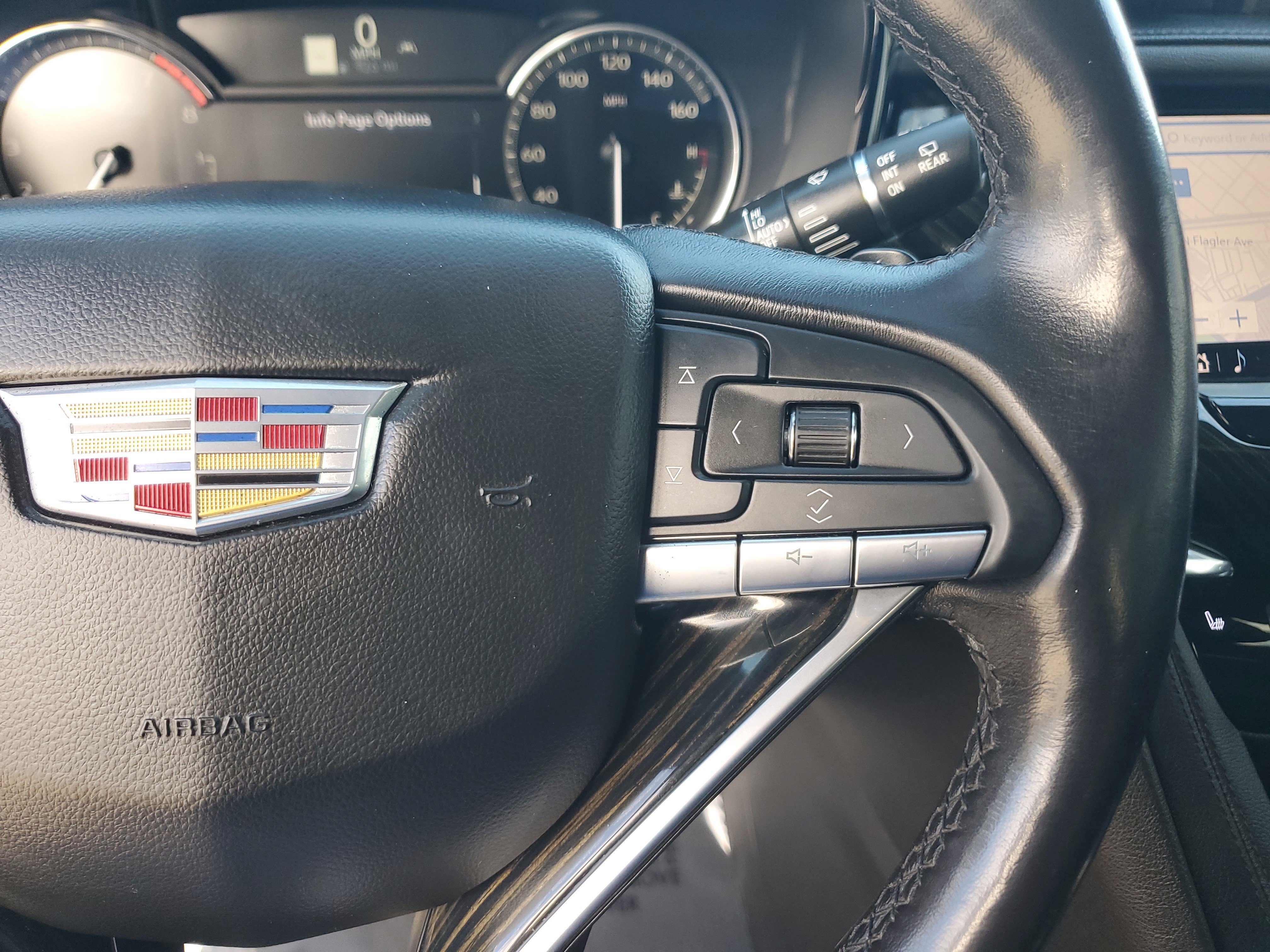 Used 2021 Cadillac XT6 Premium Luxury image 25