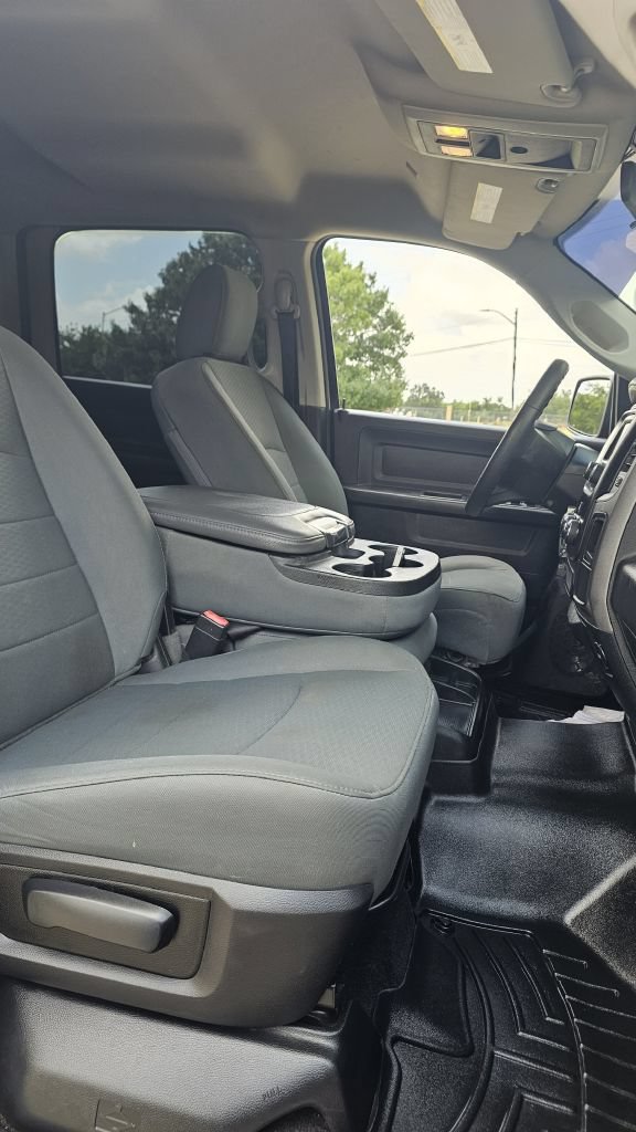 Used 2017 RAM 1500 Express AWD/4WD image 10