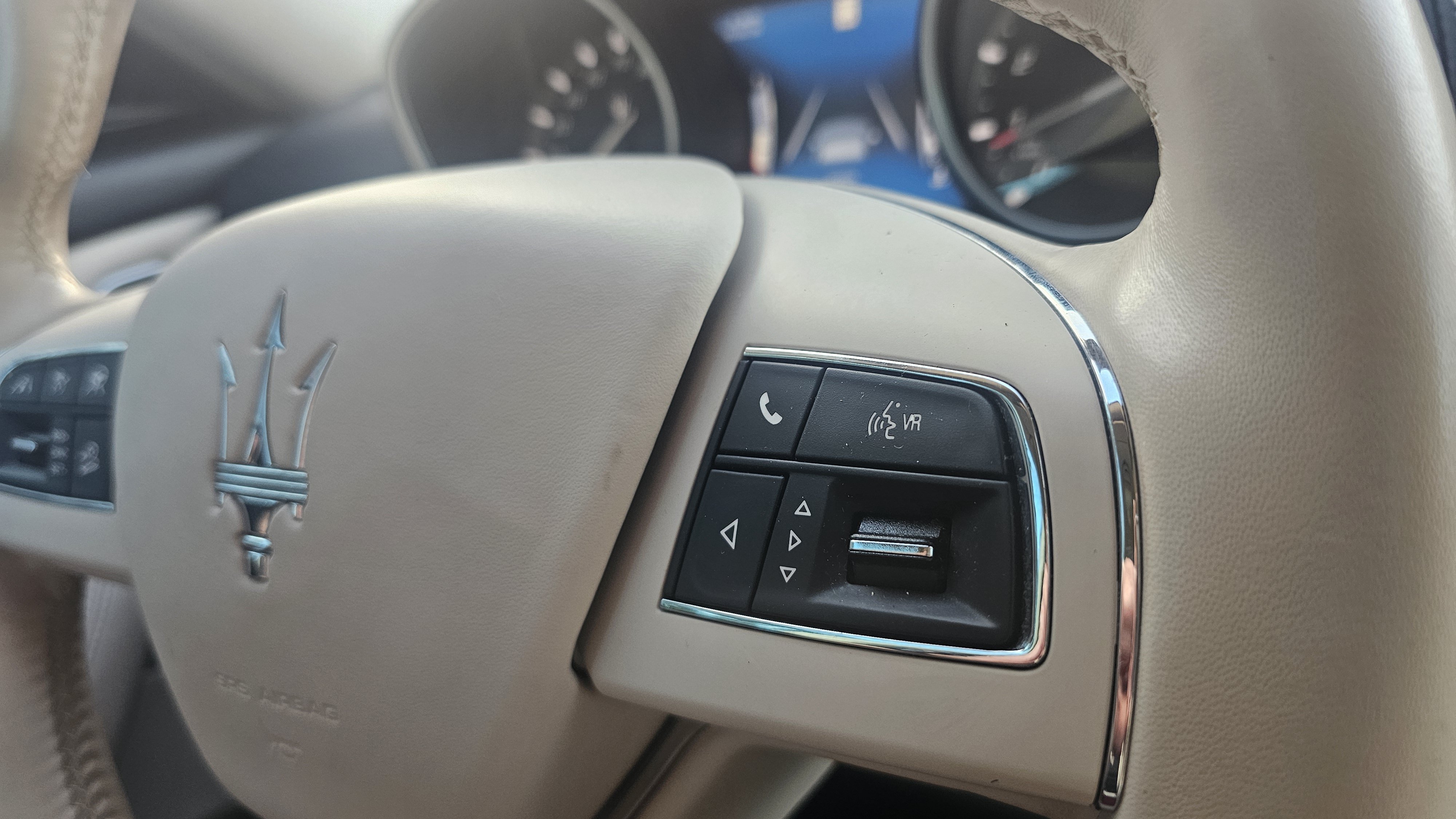 Used 2019 Maserati Levante GranLusso AWD/4WD image 48