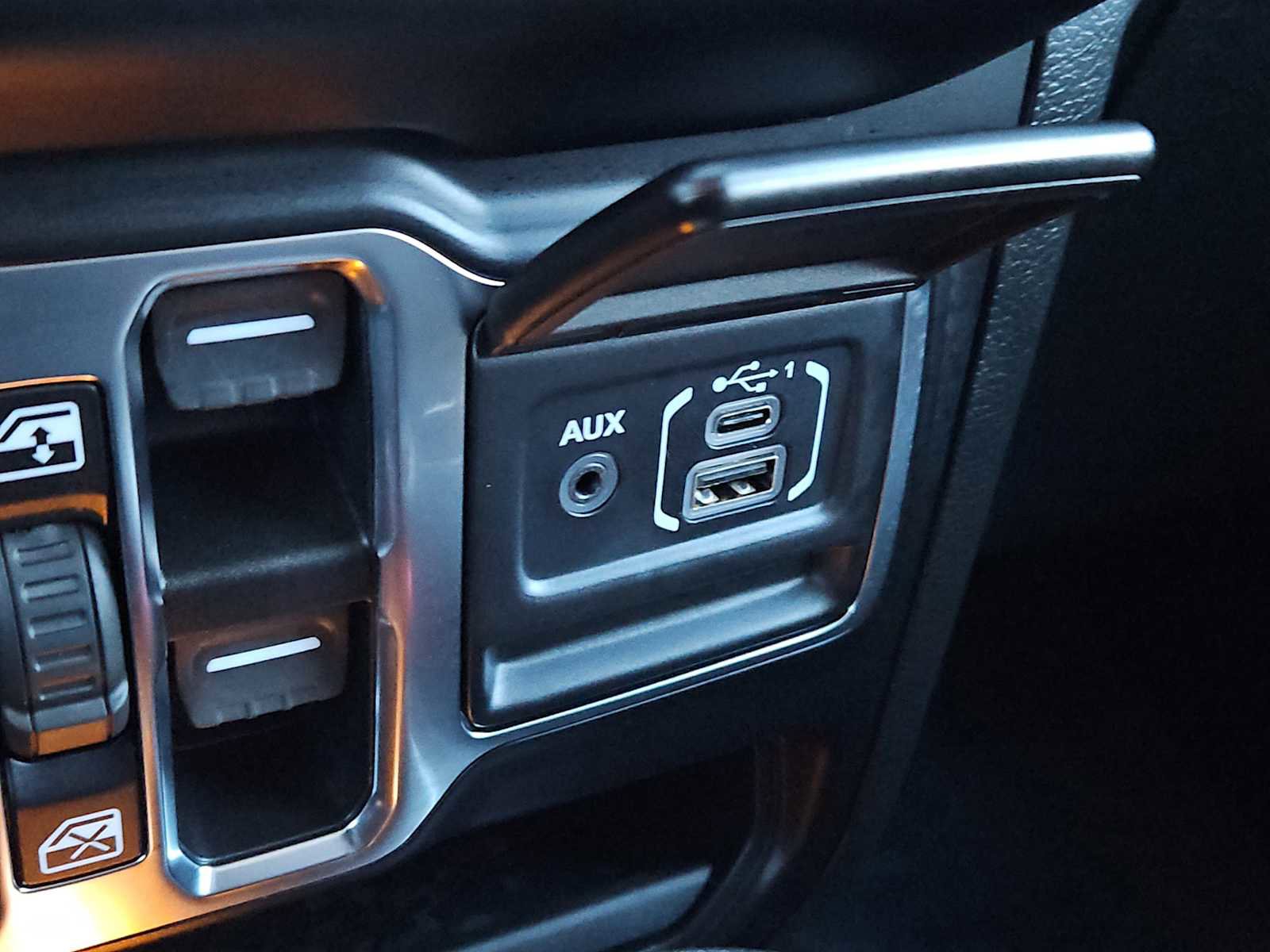 Used 2021 Jeep Wrangler Unlimited Islander image 17