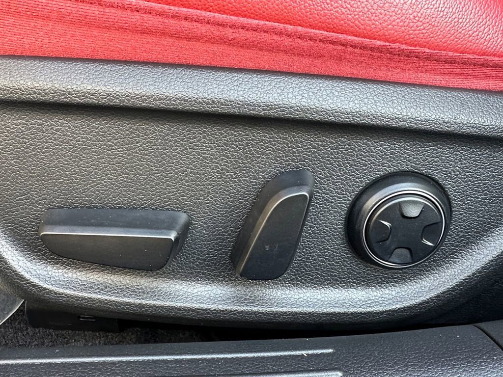 Used 2023 Genesis G70 2.0T w/ Sport Prestige Package AWD/4WD image 10