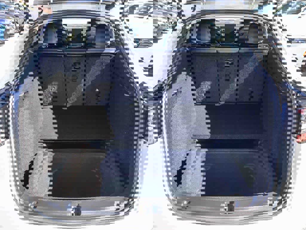 Used 2025 Tesla Model Y Long Range image 27