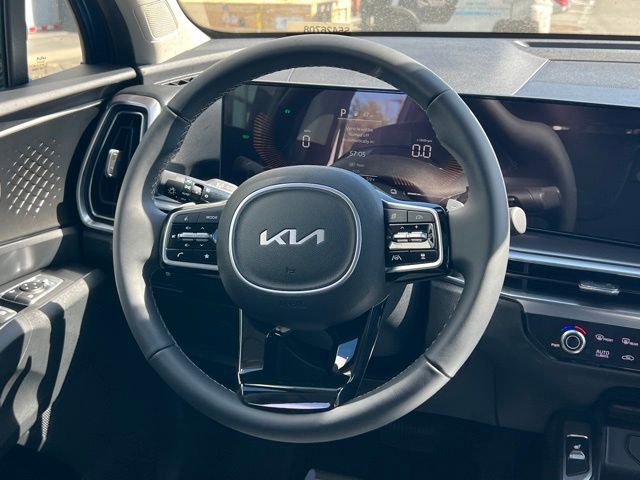 Used 2025 Kia Sorento EX w/ EX Panoramic Sunroof Package image 14