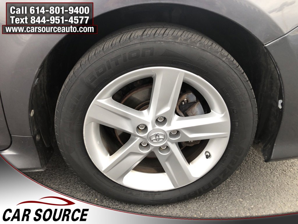 Used 2014 Toyota Camry L image 24