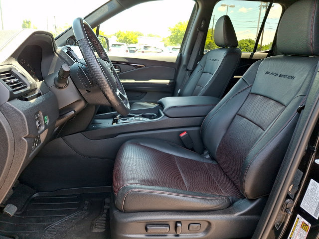 Used 2025 Honda Ridgeline Black Edition image 13
