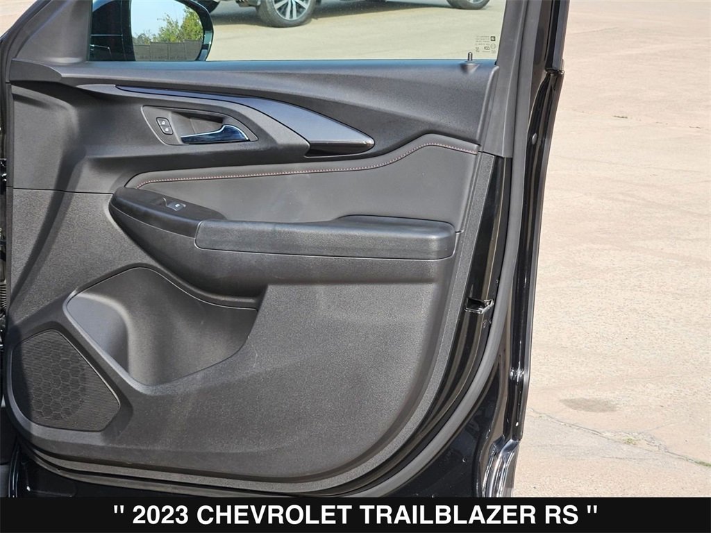 Used 2023 Chevrolet TrailBlazer RS image 31