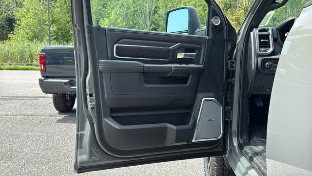 New 2026 RAM 2500 Laramie AWD/4WD image 7