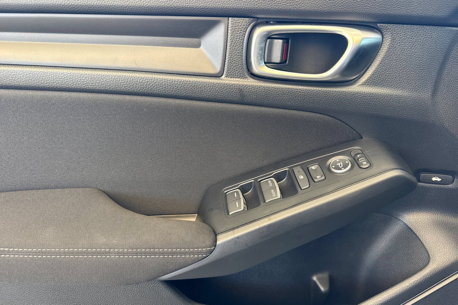 Used 2025 Honda Civic Sport image 11
