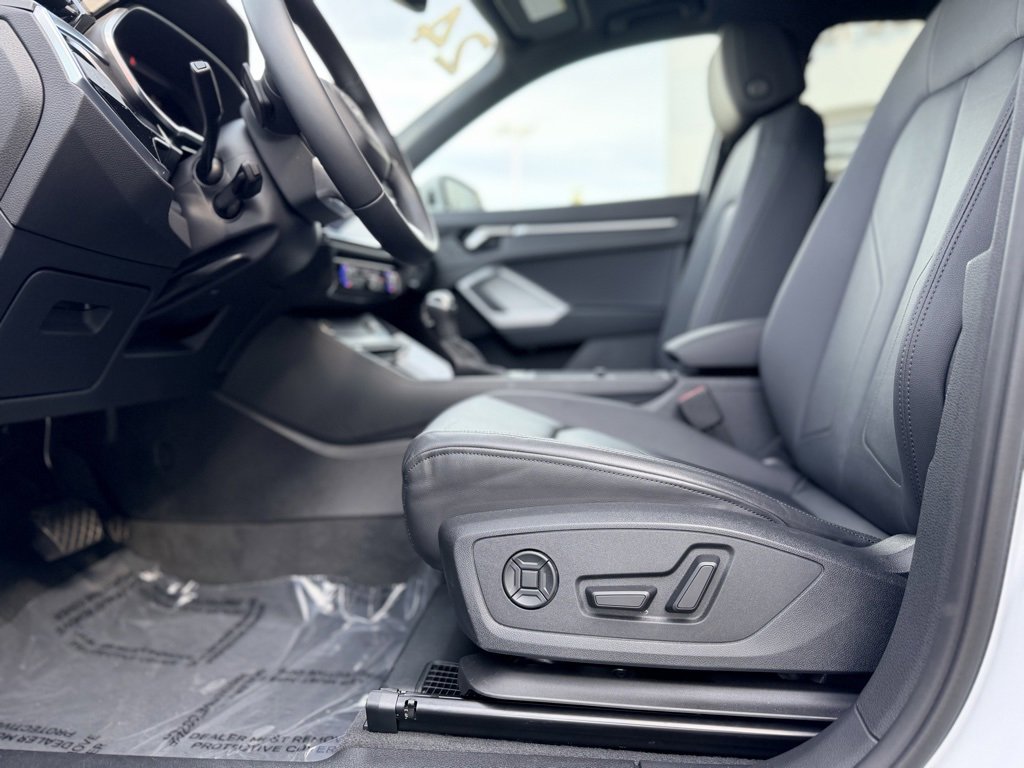 Certified 2024 Audi Q3 2.0T Premium Plus image 10