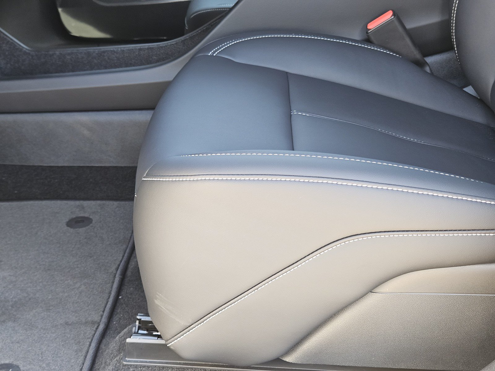 New 2027 Cadillac Optiq Luxury RWD image 17