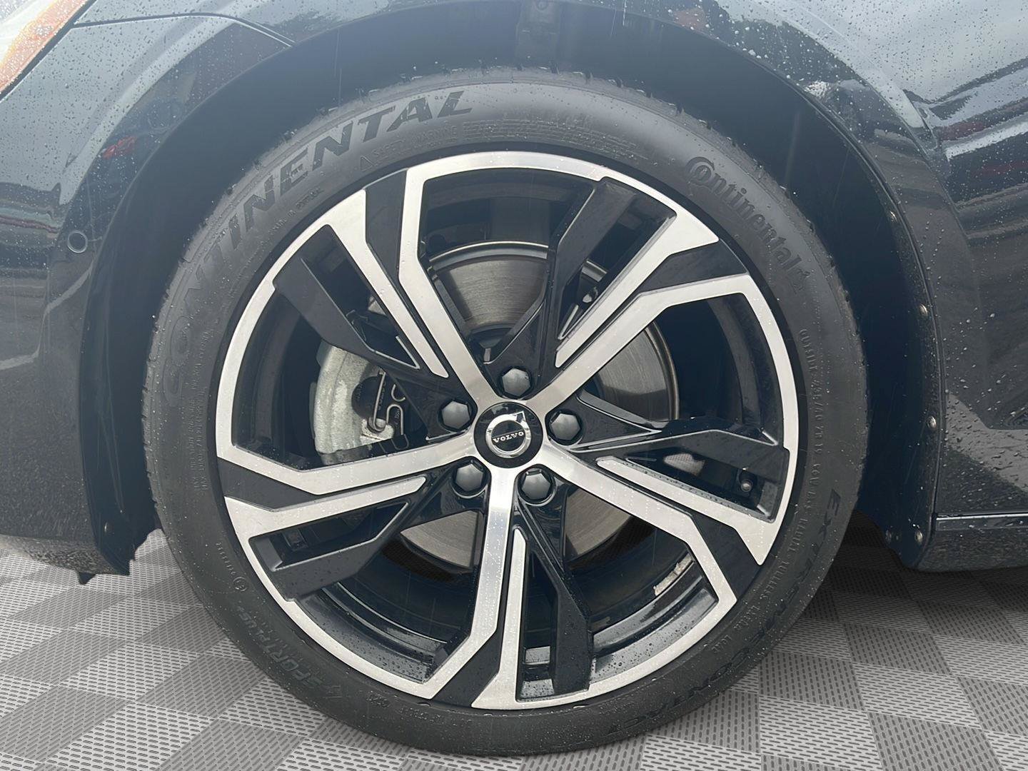 Used 2025 Volvo S60 B5 Plus AWD/4WD image 10