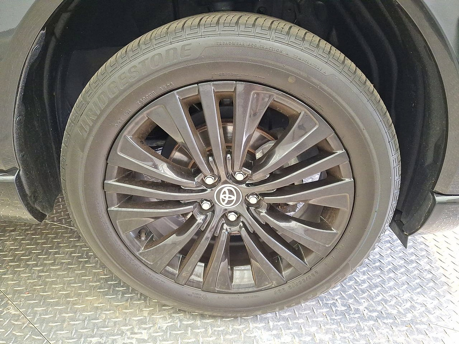 Certified 2024 Toyota Venza Nightshade image 26