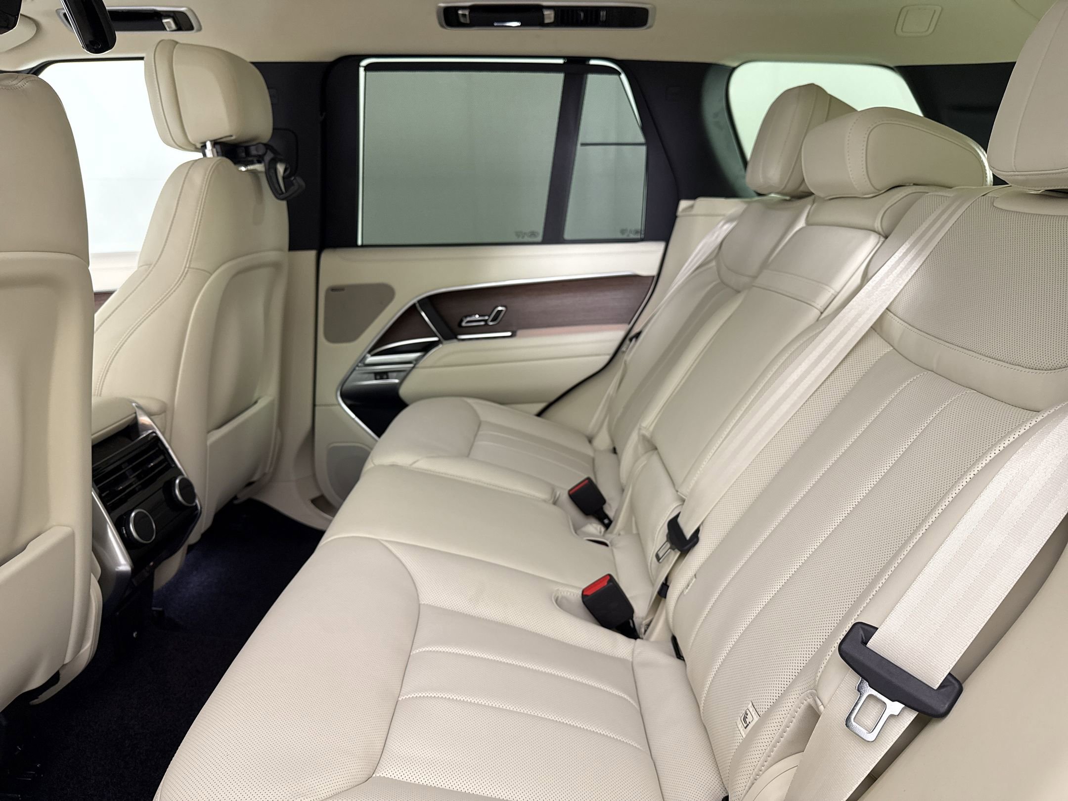 New 2026 Land Rover Range Rover SE AWD/4WD image 24