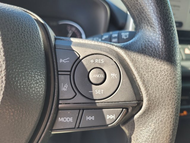 Used 2024 Toyota RAV4 XLE FWD image 27