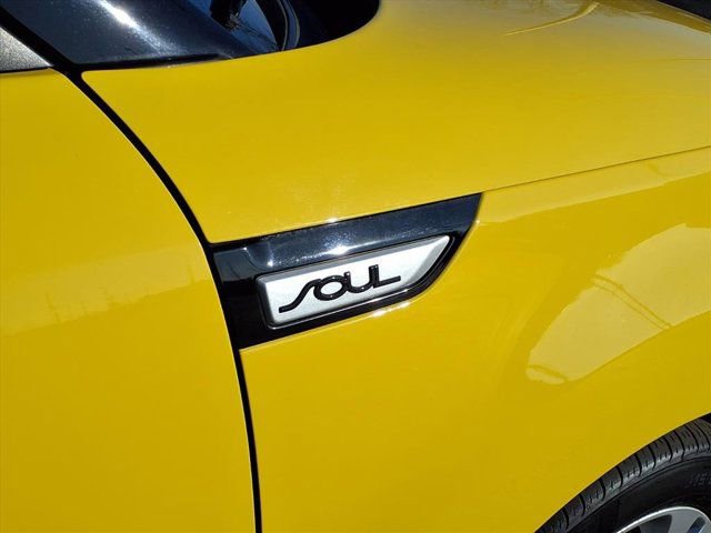 Used 2016 Kia Soul + image 31