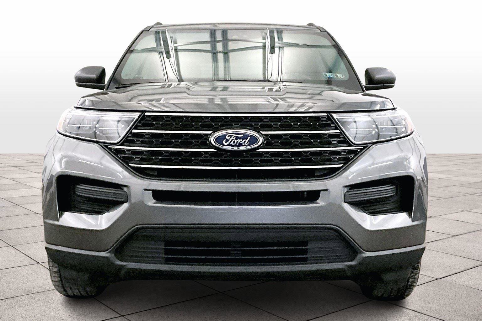 Used 2022 Ford Explorer XLT image 4
