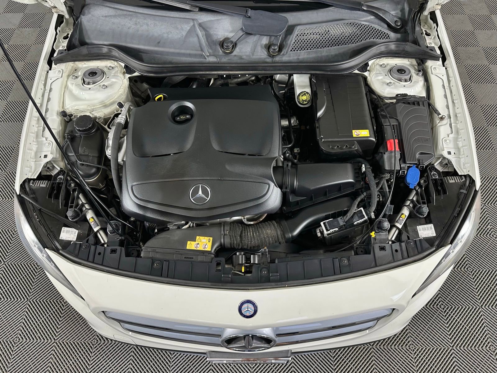 Used 2015 Mercedes-Benz GLA 250 4MATIC image 23